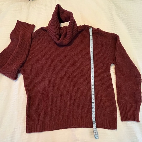 Abound Sweater - Picture 6 of 6